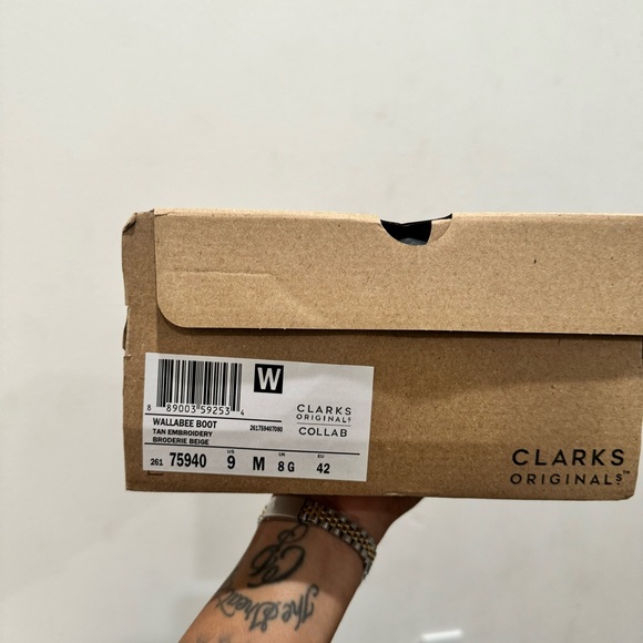 CLARKS ORIGINALS VANDYTHEPINK WALLABEE BOOT SIZE 9 - Picture 8 of 8